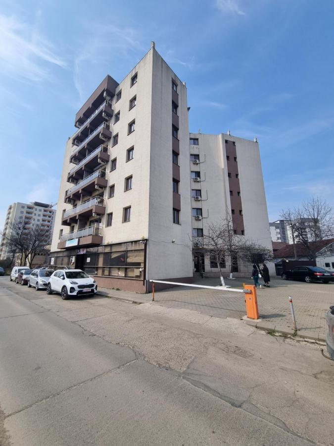 Central & Comfy, Peaceful Apt In Iasi Luaran gambar