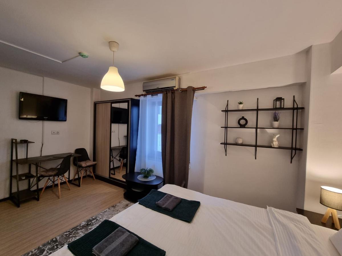 Central & Comfy, Peaceful Apt In Iasi Luaran gambar
