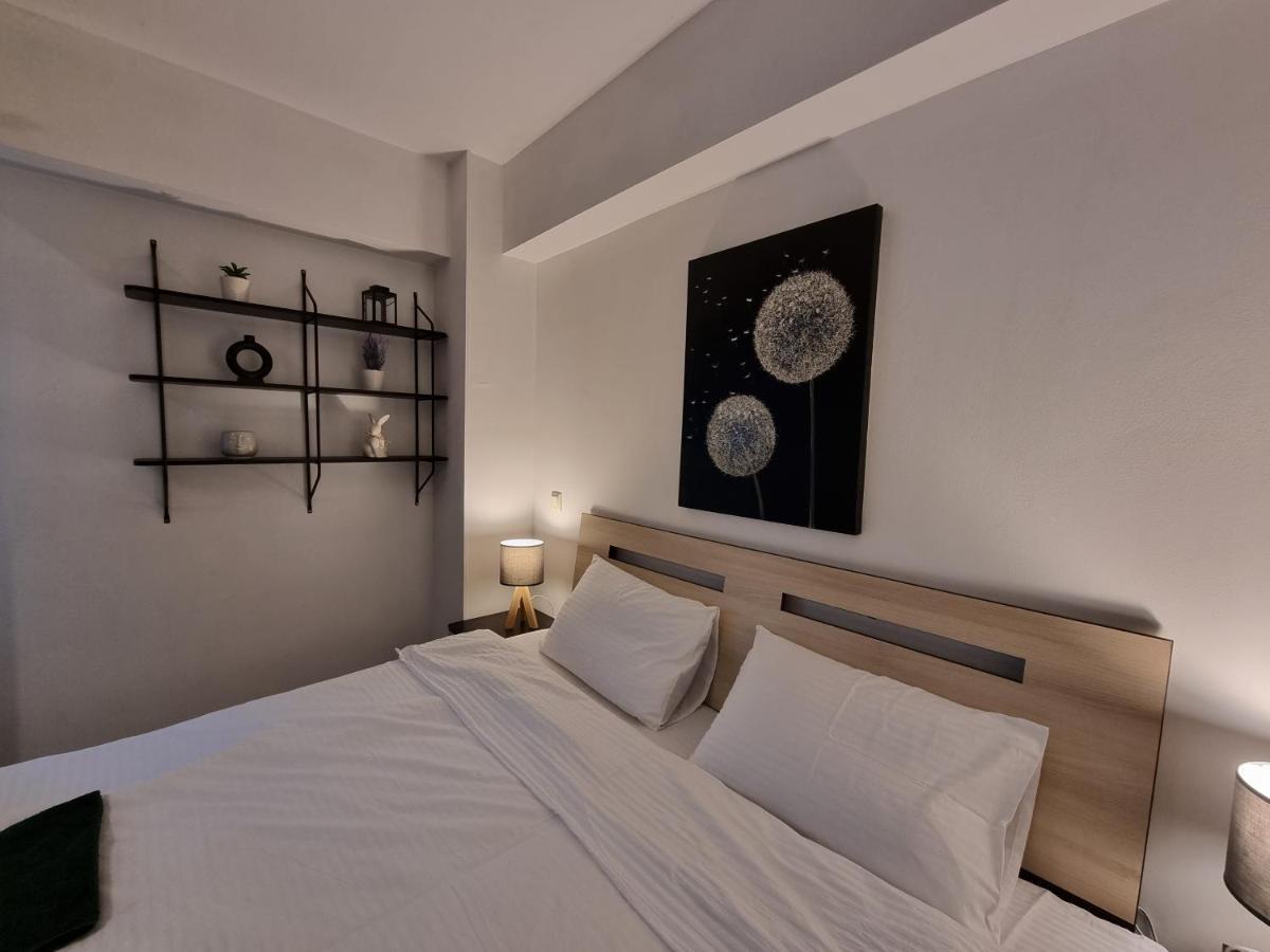 Central & Comfy, Peaceful Apt In Iasi Luaran gambar