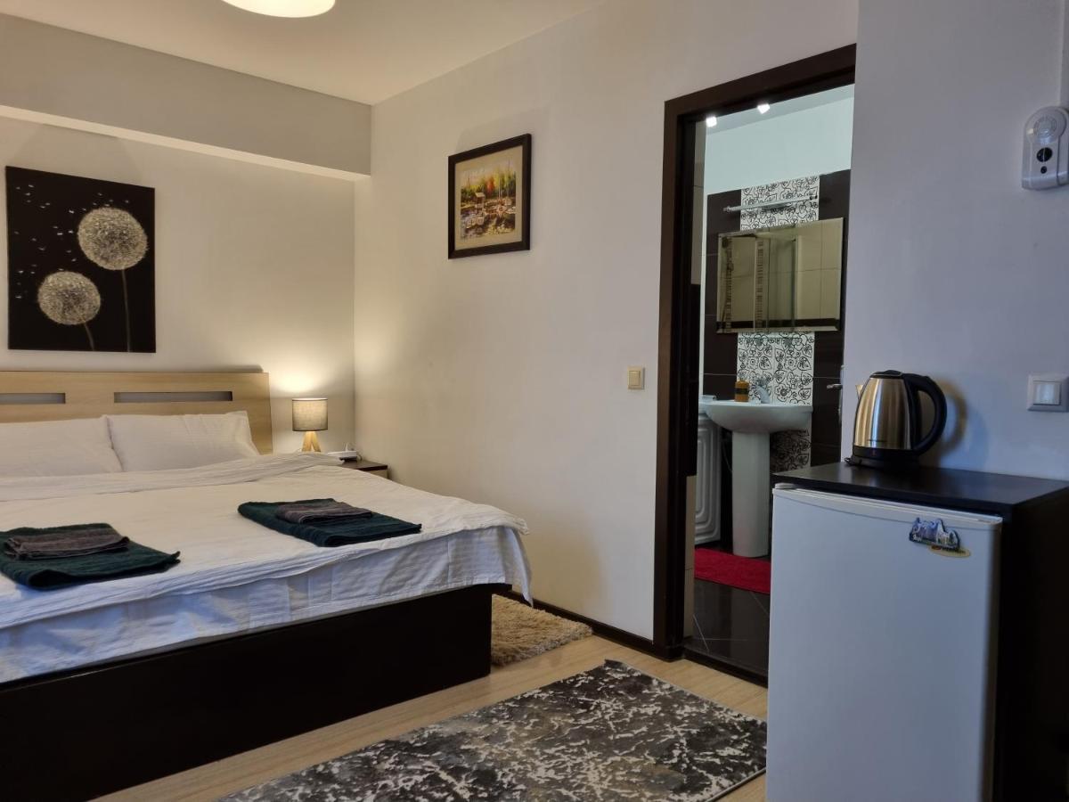Central & Comfy, Peaceful Apt In Iasi Luaran gambar